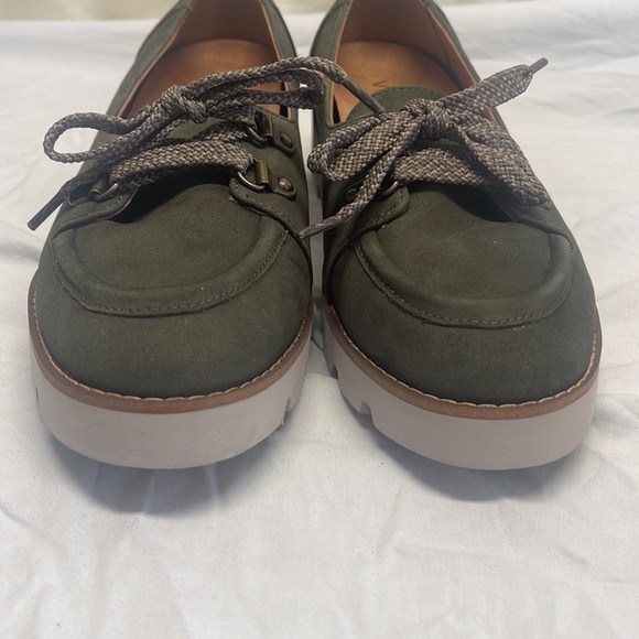 *NEW* Teagan Vionic Loafers - Picture 4 of 4